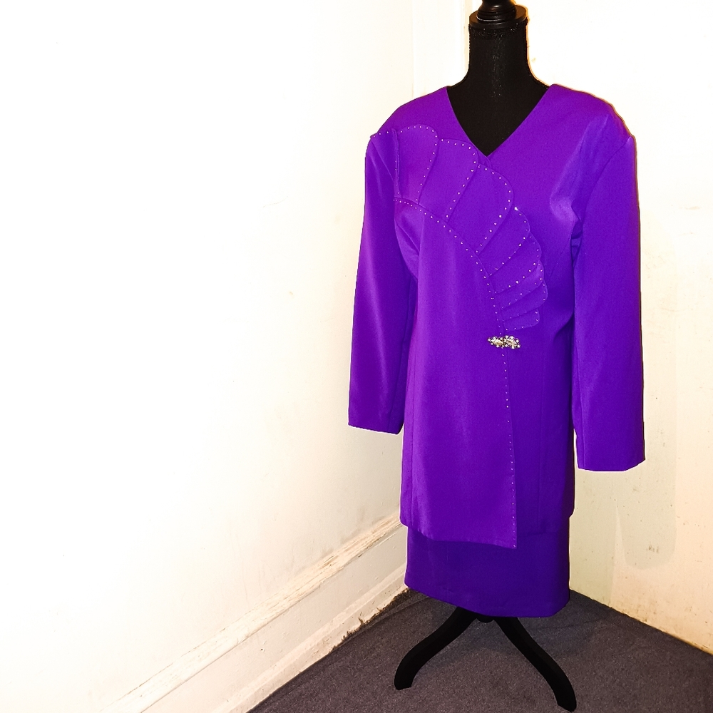Terramina Women's Plus Size Purple Suit Size 24
